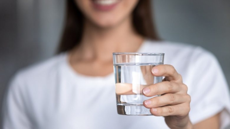 Apa caldă vs. apă rece: Eficiența în slăbire și impactul asupra sănătății