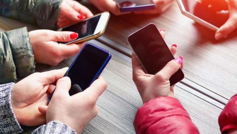 Impactul Dependenței de Internet asupra Creierului Tinerilor: O Analiză Detaliată a Modificărilor Neurologice și Comportamentale