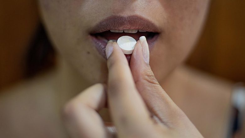 De ce este periculos să iei medicamente cu Coca-Cola: Analiză detaliată a interacțiunilor și riscurilor asociate