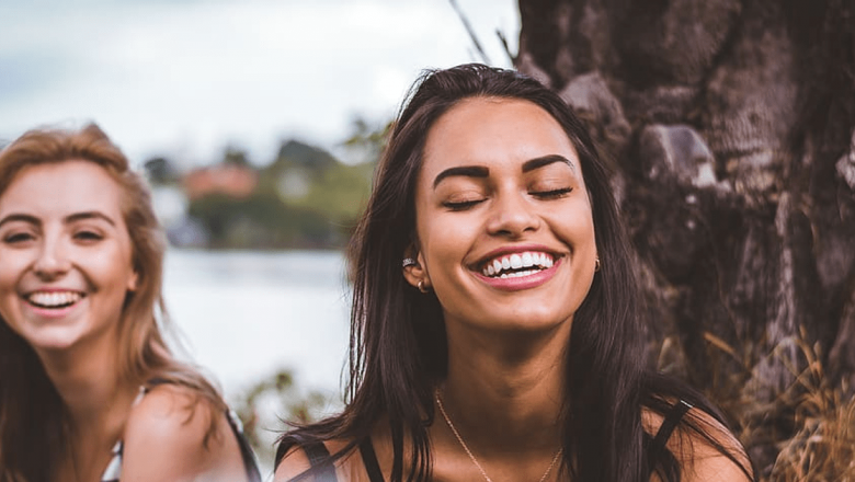 Aparatul Dentar Invisalign: O Soluție Modernă pentru Zâmbetul Perfect