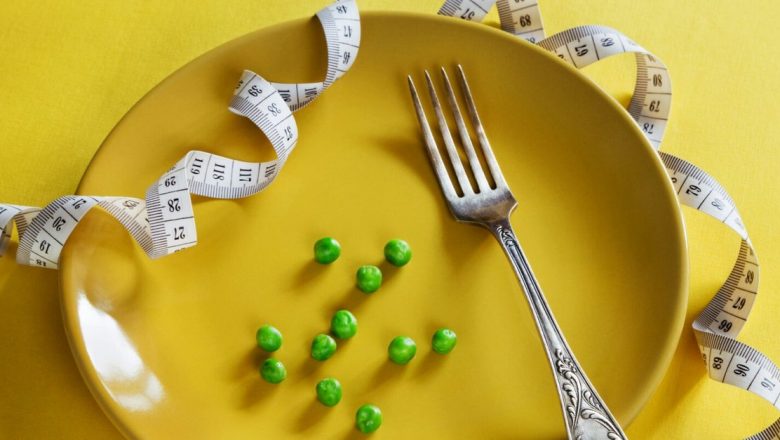Obiceiurile de slăbit care te sabotează: Analiză detaliată a strategiilor greșite în lupta cu kilogramele în plus