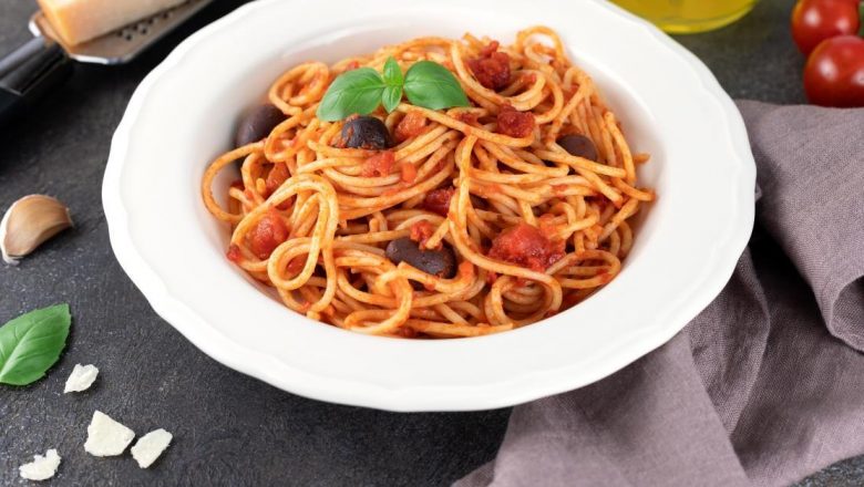 Pastele: Delicii culinare sau capcane nutriționale? O analiză aprofundată