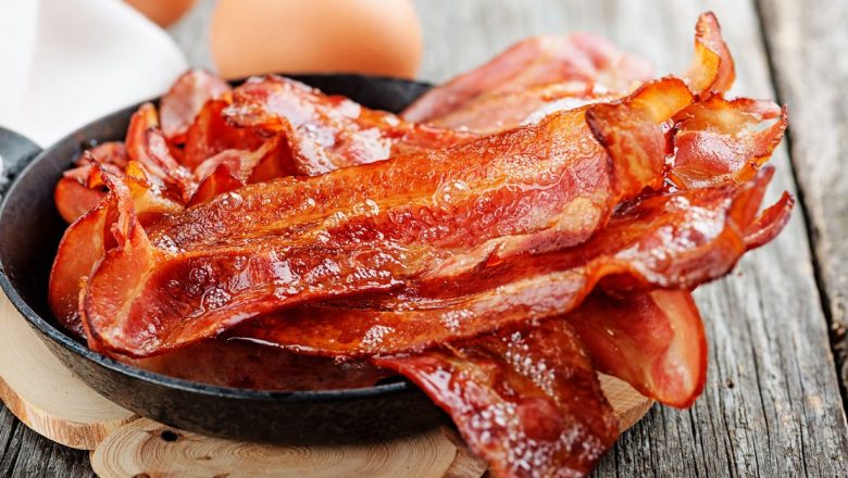 Baconul: Deliciu sau pericol? Analiză detaliată a riscurilor și beneficiilor consumului
