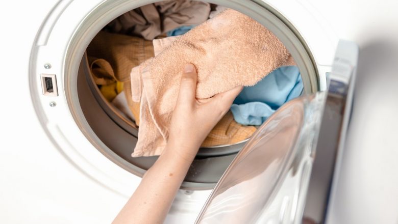Importanța igienei prosoapelor: Cât de des ar trebui să le speli pentru a preveni infecțiile?