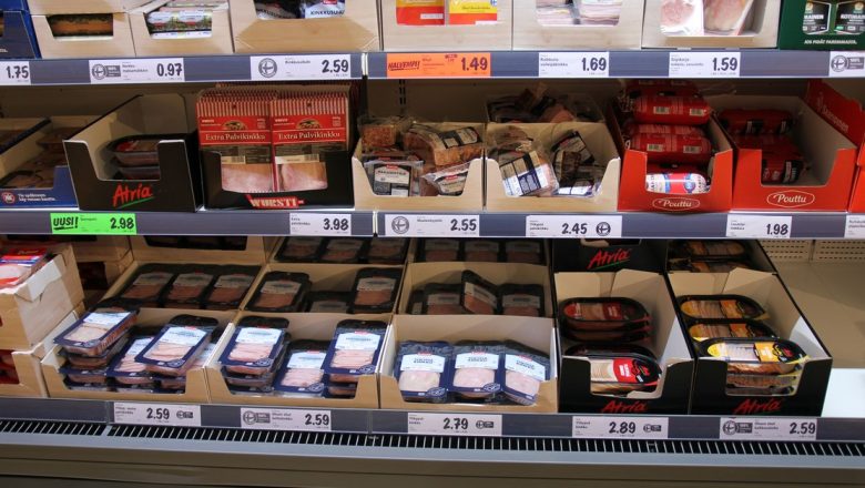 Impactul alimentelor ultraprocesate asupra riscului de cancer de colon: O analiză profundă