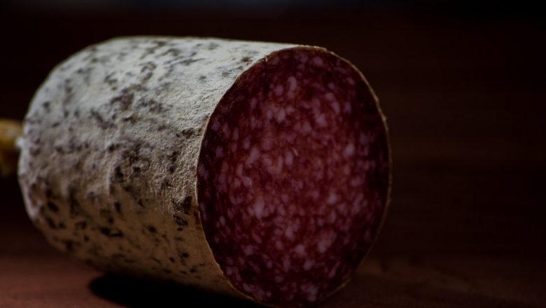 Efectele consumului excesiv de salam: Pericolele ascunse pentru sănătatea ta
