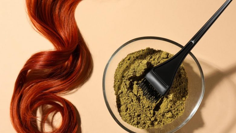 Henna și Soluții Naturale pentru Colorarea Părului: O Alternativă Sănătoasă la Produsele Chimice