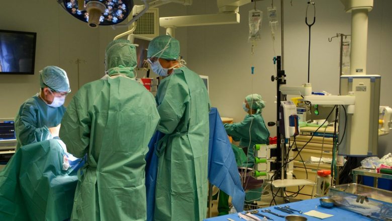 Culoarea Uniformei Medicale: Alegerea Corectă pentru Atmosfera și Percepția Pacienților