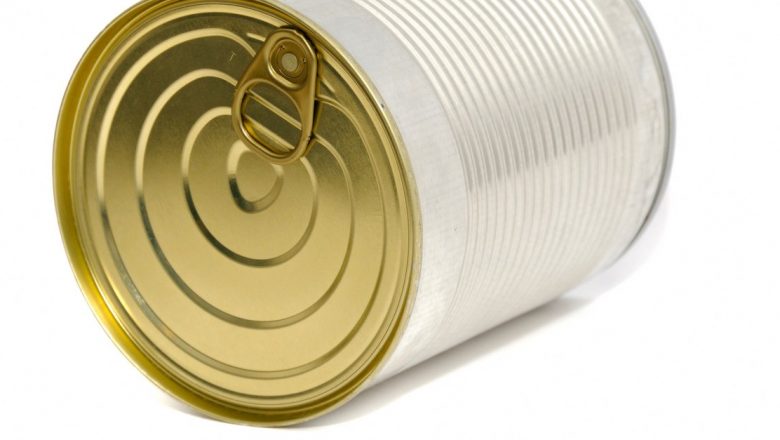 Fructele din Conserve: O Analiză Detaliată a Beneficiilor și Miturilor Asociate