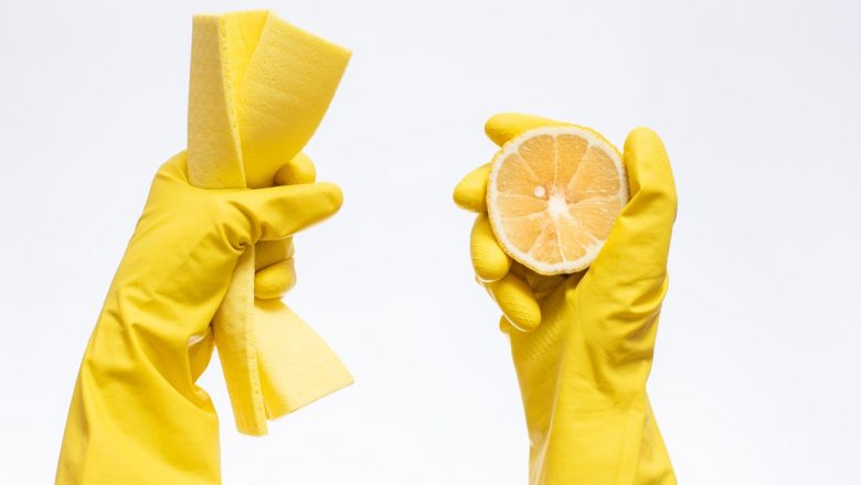 Cum să Cureți Cuptorul cu Microunde și Mașina de Spălat folosind Lămâie: Ghid Complet și Beneficiile Acestui Truc Natural