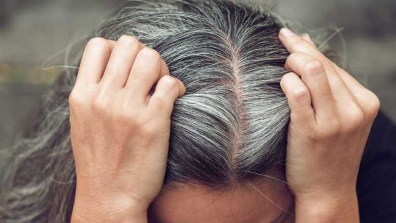 Vitamina B12: Cheia pentru Întârzierea Albării Părului și Menținerea Sănătății Foliculilor