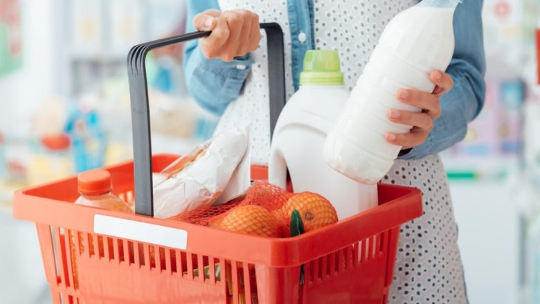 Ce alimente să eviți la supermarket: Sfaturi de la un specialist în siguranța alimentară
