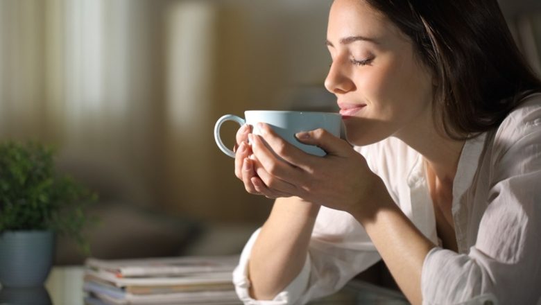 Infuzia Răcoritoare de Mentă: O Soluție Naturală pentru Prevenirea Insolației și Îmbunătățirea Digestiei