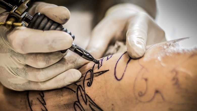 Riscurile ascunse ale tatuajelor: ce spun cercetările recente despre legătura dintre cerneală și cancerul de piele