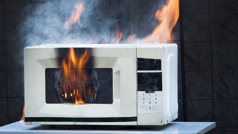 Alimentele pe care nu ar trebui să le gătești la microunde: Riscuri și alternative mai sigure