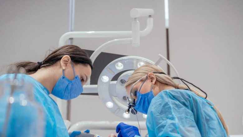 Descoperă soluțiile inovatoare pentru dinții lipsă: O privire detaliată asupra opțiunilor moderne disponibile la Centrul Stomatologic Dentus•Dentino
