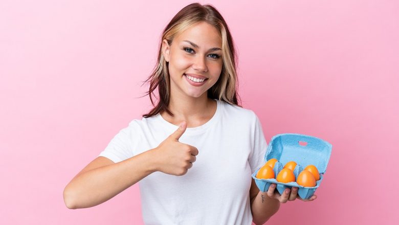 Ghid Complet pentru Verificarea Prospețimii Ouălor: Tehnici, Importanță și Implicații în Dietă