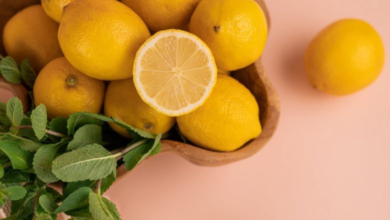Sucul de Lămâie: Un Medicament Natural cu Beneficii Remarcabile pentru Sănătate și Frumusețe