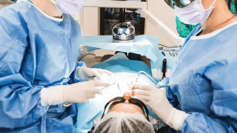 Când este necesar un implant dentar? Ghid complet despre opțiunile stomatologice moderne