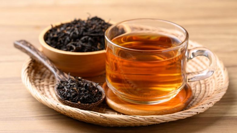 Ceaiul Negru și Verde: Băuturile Care Încetinesc Îmbătrânirea și Promovează Longevitatea