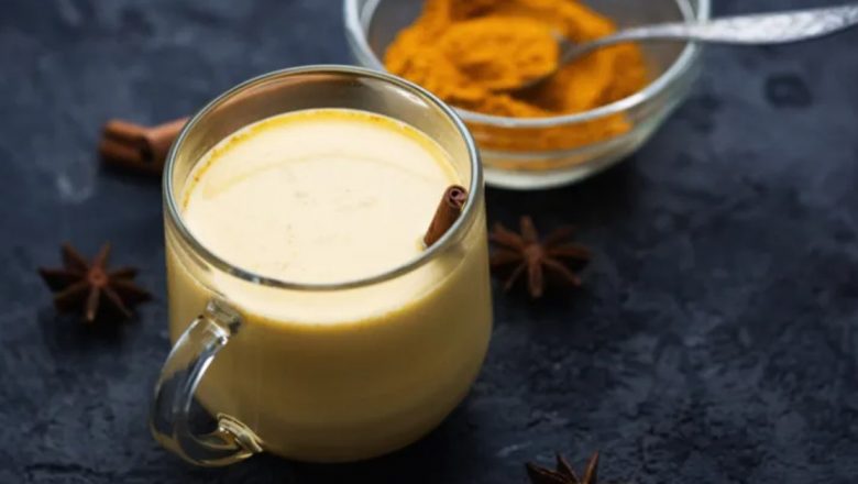 Puterea Aurie a Latte-ului cu Turmeric: Cum Această Băutură Poate Transformă Silueta Ta