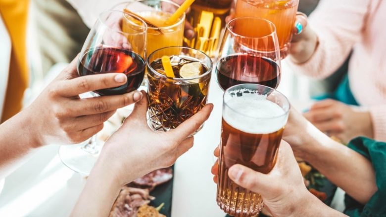 Influența căldurii asupra metabolizării alcoolului: De ce cocktailurile sunt mai puternice vara