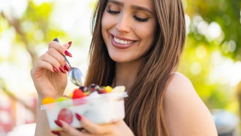 Alimentele care îți mențin sațietatea: Ghidul complet pentru o dietă echilibrată