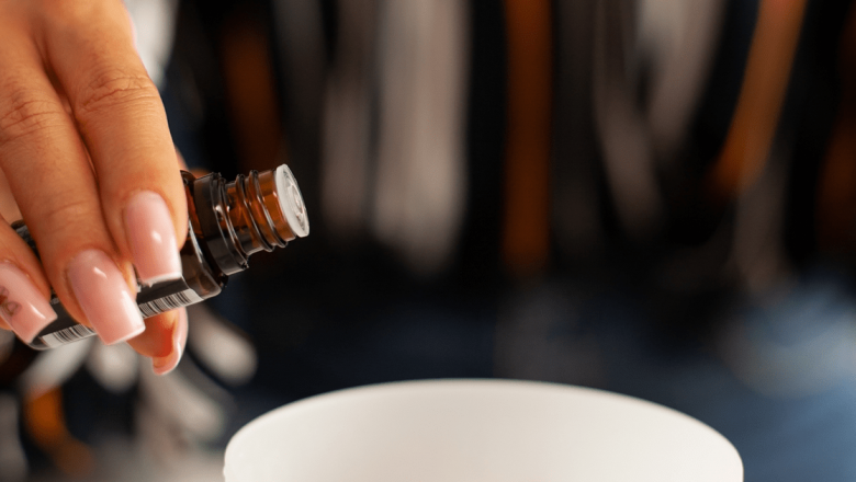 Explorarea Uleiurilor Esențiale: O Soluție Naturală pentru Simptomele Menopauzei