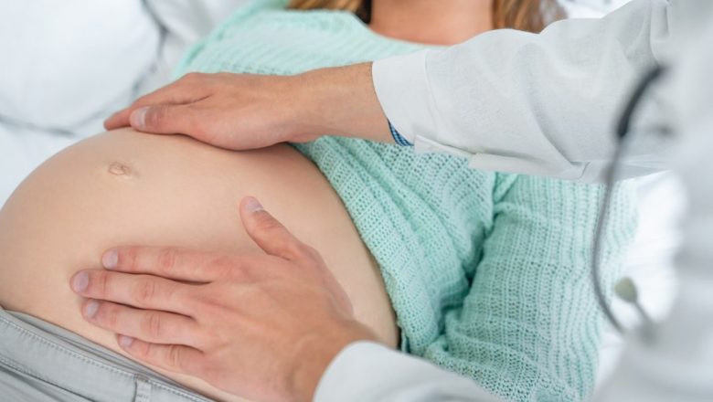 CVS și Amniocenteza: Teste Esențiale pentru Evaluarea Riscurilor în Sarcină și Implicațiile Lor