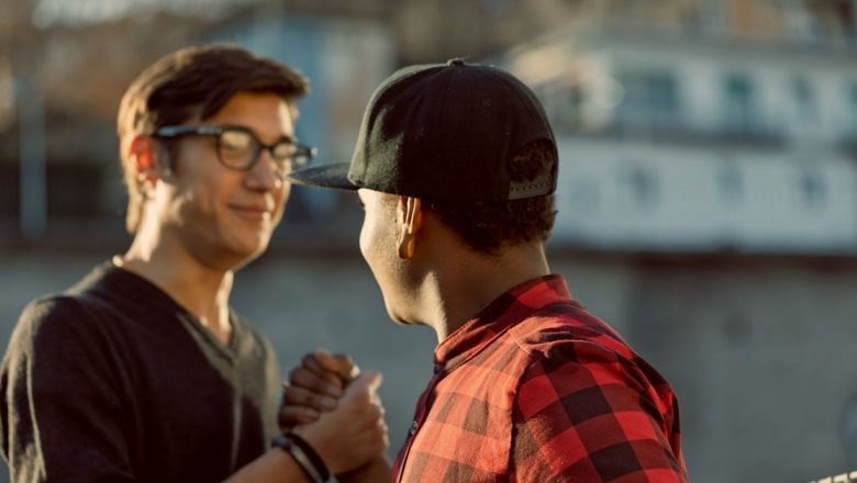 Cum să Câștigi Respectul Celorlalți: 15 Fraze Care Fac Diferența