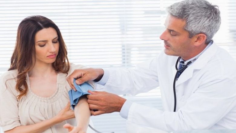 Fluctuațiile tensiunii arteriale: un pericol ascuns pentru sănătatea creierului și riscurile neurodegenerării