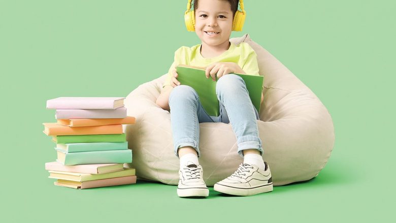 Cititul versus Audiobookurile: Ce Este Mai Bun pentru Creierul Nostru?