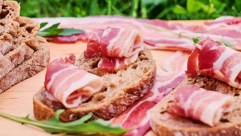 Pericolele Ascunse ale Carnii Procesate: Șunca și Baconul în Centrul Atenției Medicilor și Nutriționiștilor