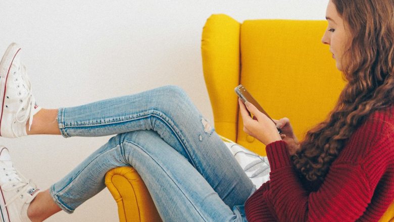 Impactul utilizării telefoanelor mobile asupra dezvoltării copiilor: o analiză profundă a efectelor adverse
