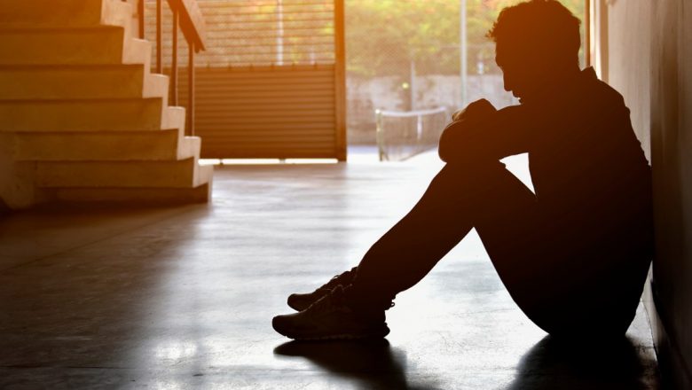 Psihologia Populară: O Sabie cu Două Tăișuri în Sănătatea Mentală