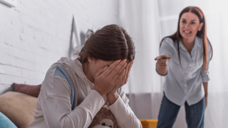Învățând să ne înțelegem emoțiile: O explorare a legăturii dintre părinți și copii în gestionarea sentimentelor