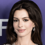 Anne Hathaway și Lupta cu Cataracta: O Poveste de Recuperare și Conștientizare a Sănătății Oculare