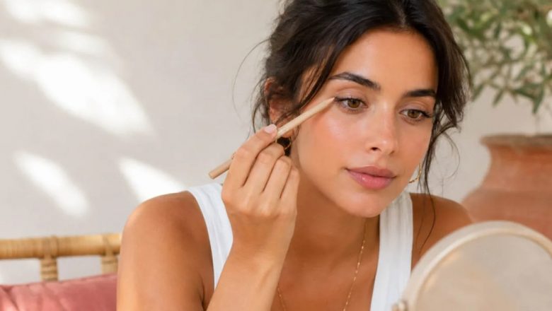 Trucul revoluționar cu eyeliner care îți transformă privirea: Cum să pari mai tânără și mai odihnită în doar câteva secunde