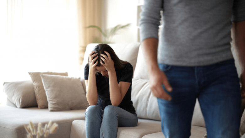 Anxietatea de separare: O privire detaliată asupra dependenței emoționale și a impactului său în societatea contemporană