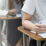 Sprijinul Părinților în Perioada Examenelor Naționale: Strategii pentru un Succes Sustenabil