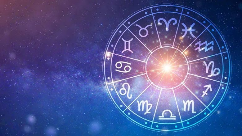 Luna Iulie: O Perioadă de Transformare pentru Leu și Pești în Context Astrologic