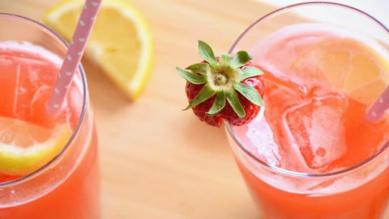 Băutura verii: Rețete răcoritoare cu fructe și ierburi aromatice pentru zilele toride