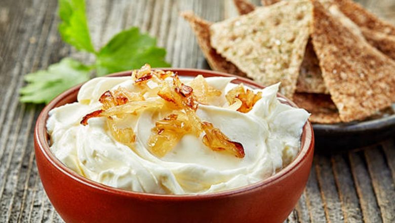 Sosul Perfect: Cum să Prepari un Deliciu din Trei Ingrediente Simple