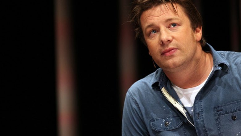 Clătitele cu 3 ingrediente ale lui Jamie Oliver: Simplicitate și Versatilitate în Bucătărie
