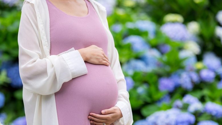 Sarcina după Menopauză: O Analiză Detaliată a Posibilităților și Riscurilor Asociate