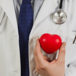 Impactul Fumatului asupra Sănătății Cardiovasculare: Perspectivele unui Chirurg Experiențiat