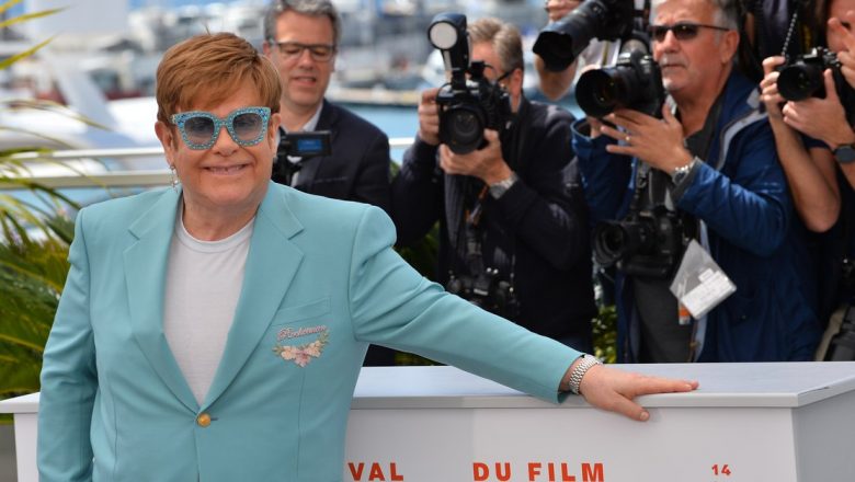 Sandvișul cu Bacon al lui Elton John: O Analiză a Preferințelor Culinare ale Celebrităților