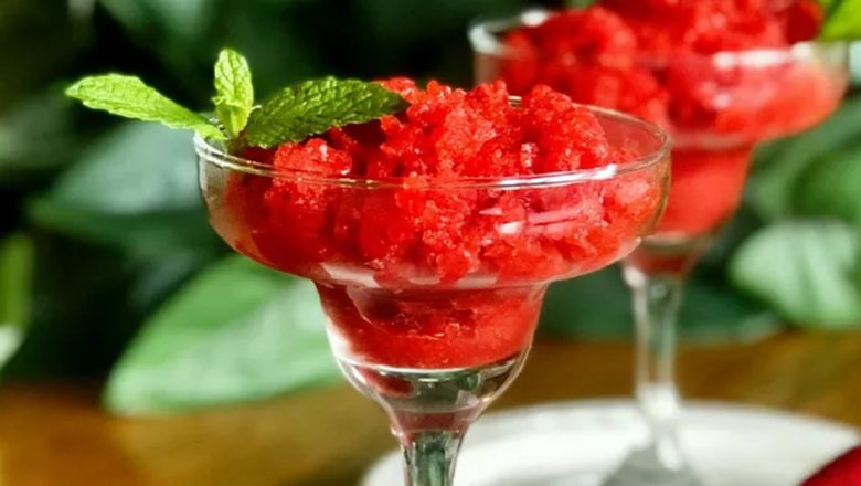 Granita de căpșuni: Desertul italian răcoritor care îți va transforma vara