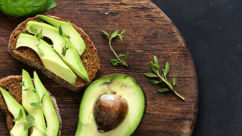 Avocado: Superalimentul care poate transforma sănătatea colesterolului tău