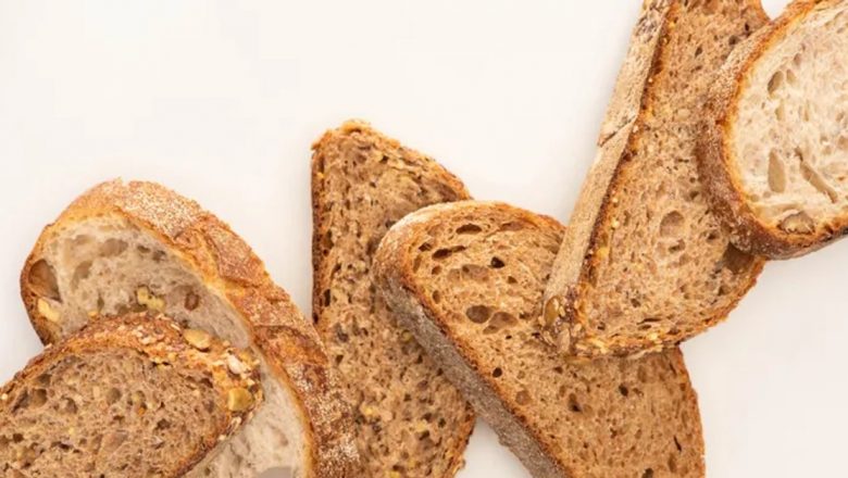 Pâinea Albă vs. Pâinea Integrală: Alegeri Nutriționale pentru o Alimentație Sănătoasă
